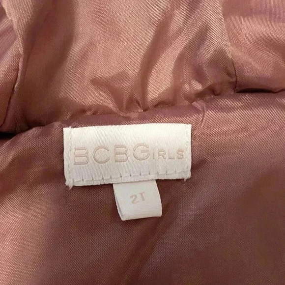 BCBG Girls Metallic Rose Gold Puffer Vest Size 2T - Picture 4 of 5